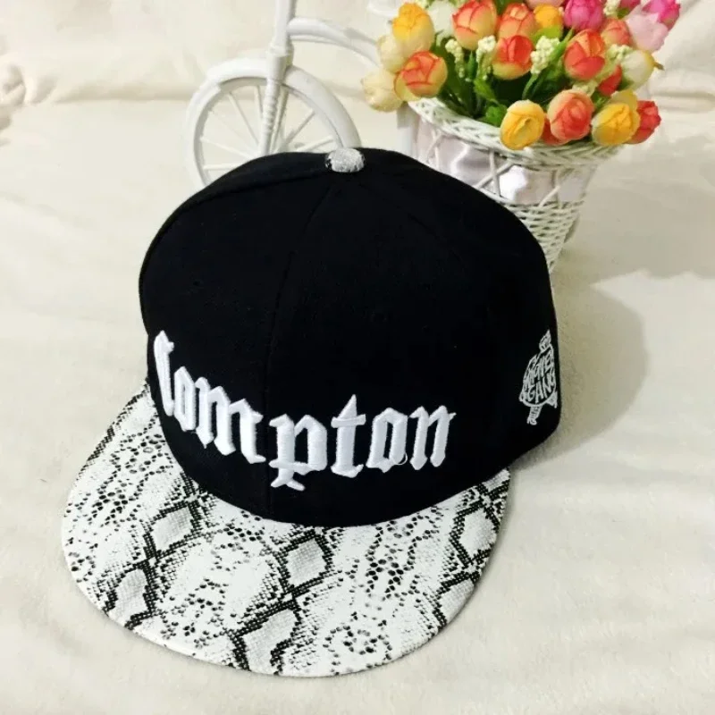 New COMPTON Embroidery Snapback Hat Youth Hip Hop Flat Brim Baseball Cap Kpop Headwear for Men Women Street Dance Gangster Caps