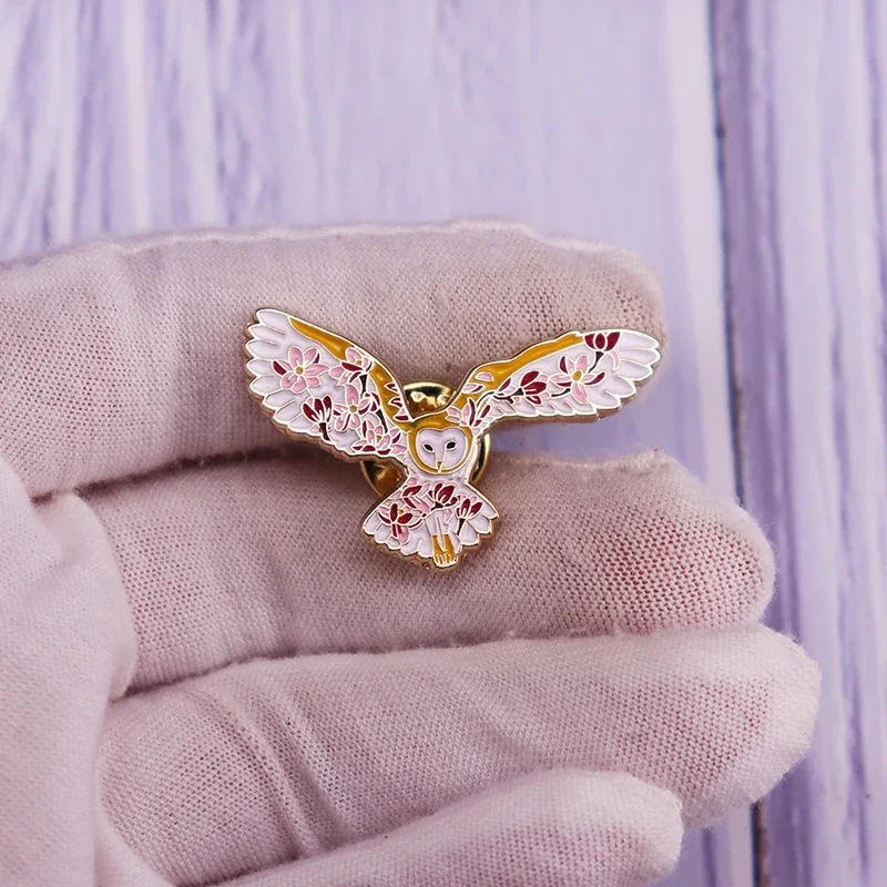 Barn Owl Enamel Pin Flying Owl Flower Brooch Cartoon Animal Badge Fashion Jewelry Art Deco