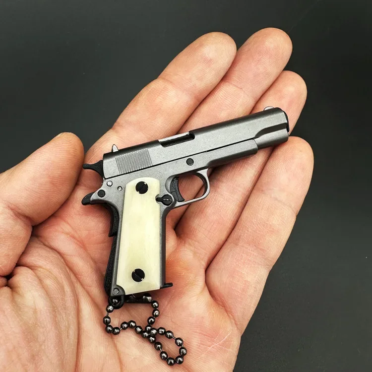 1PC 1:3 Colt 1911 Bovine Bone Handle Pistol Gun Miniature Model Alloy Keychain Gift Backpack Pendant Decoration Boy Gifts Toy