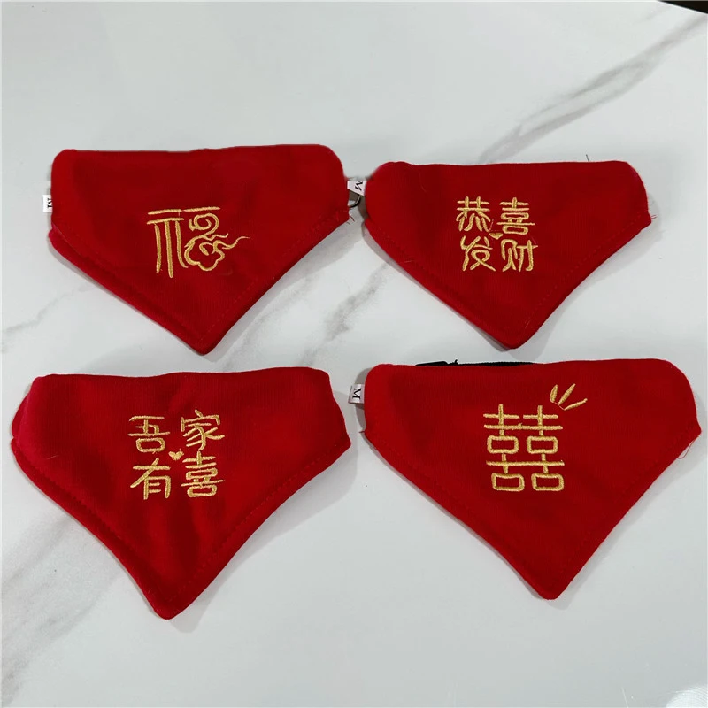 ผ้าเช็ดตัวน้ําลายสัตว์เลี้ยงแมวจีนสัตว์เลี้ยงสุนัขสามเหลี่ยมผ้าเช็ดตัว Dowry เสื้อผ้าสัตว์เลี้ยงแมวตกแต่งคอ