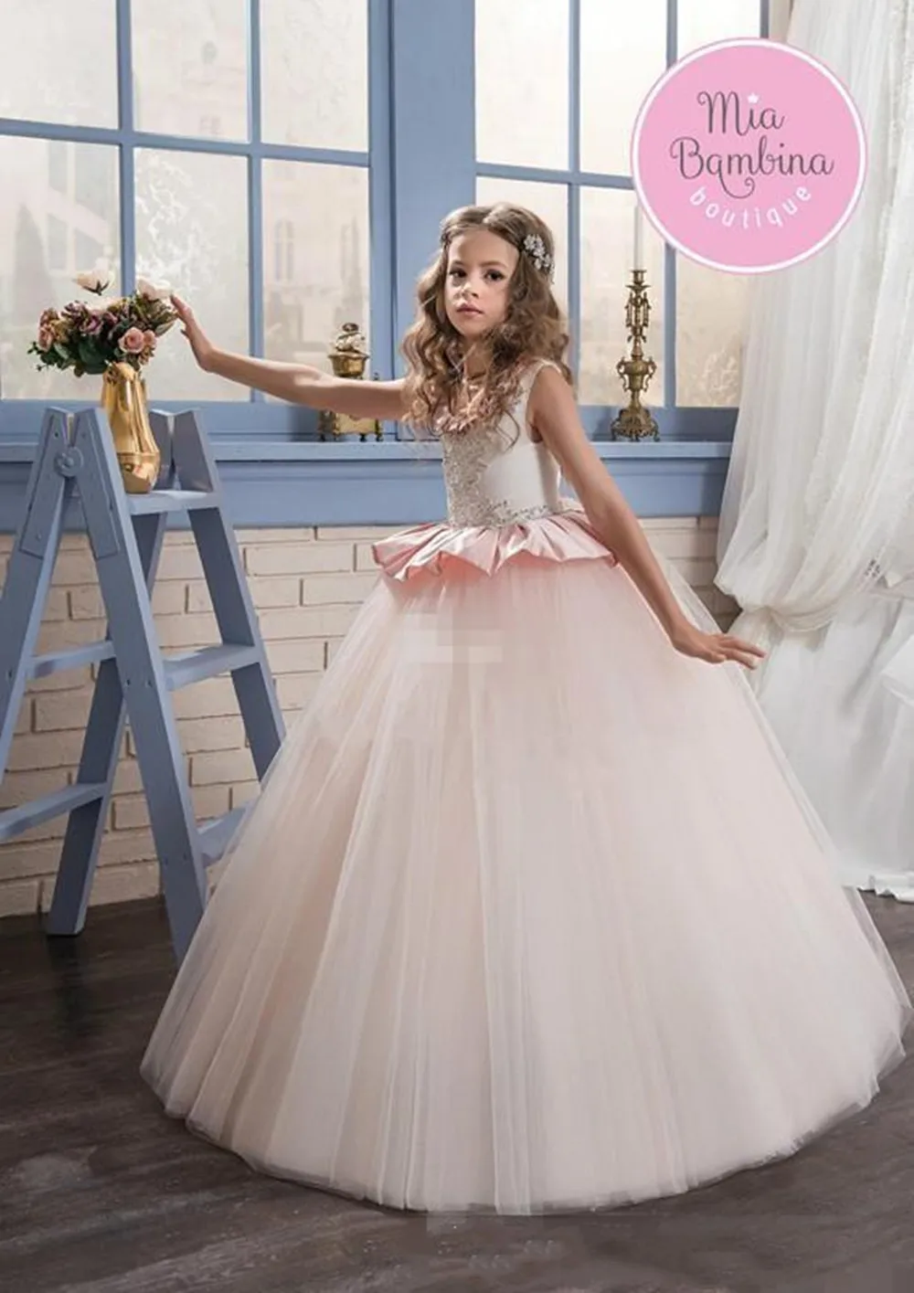 

Vintage Flower Girls Dresses Scoop Neck Lace Applique Beaded Tops Tulle Formal Pageant Dresses Flower Dress for Wedding Party