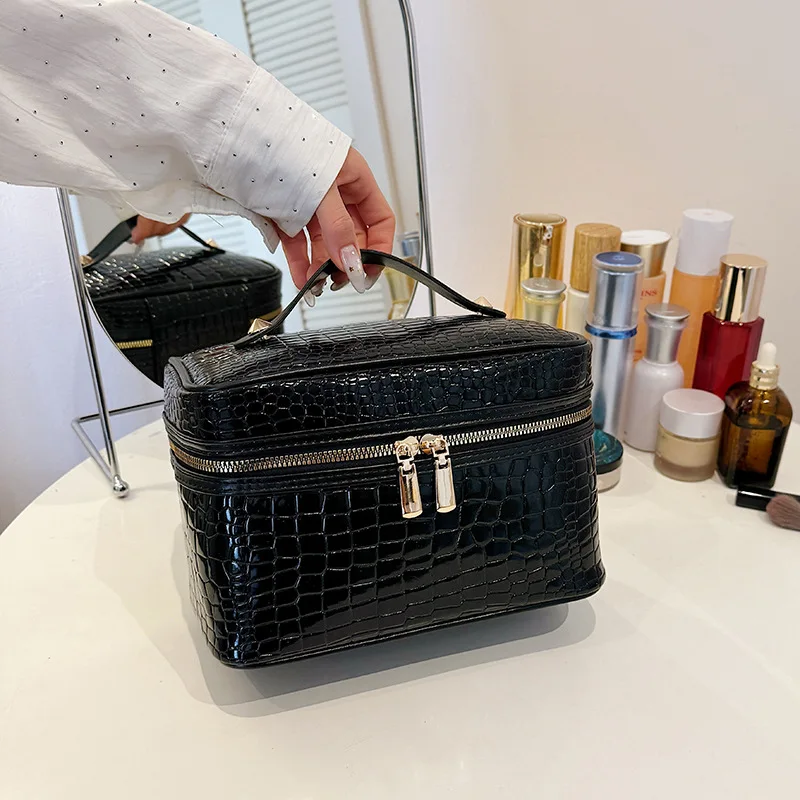 Crocodile Pattern Makeup Bag Large Capacity Handheld Cosmetic Organizer Toiletry Bag for Women Make Up Case Pouch