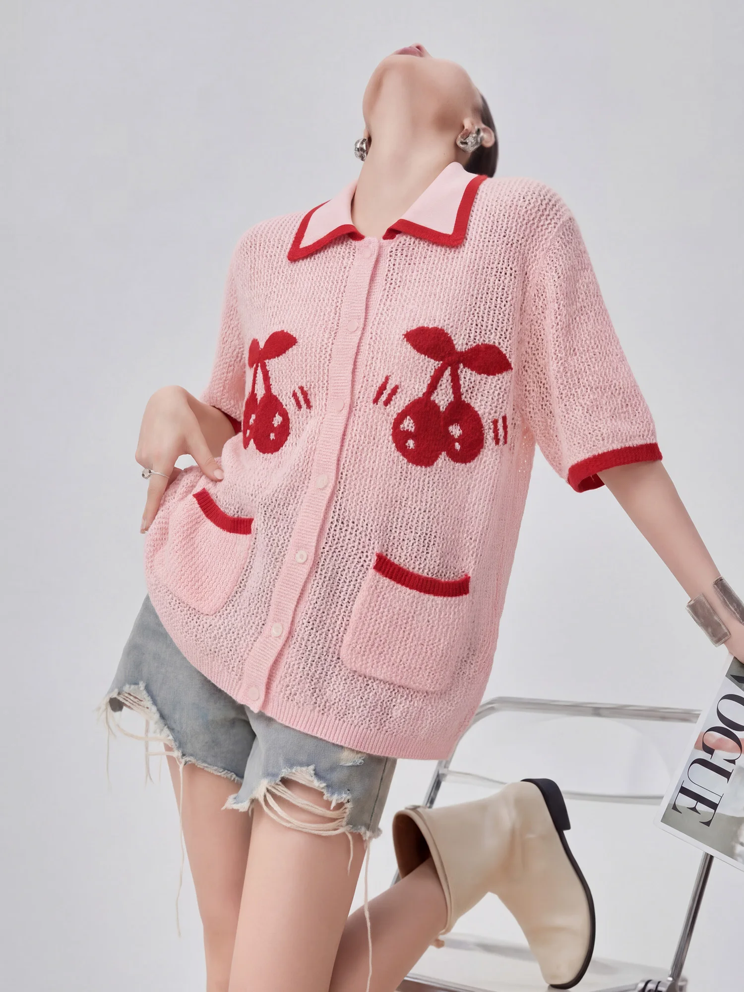 

Розовая трикотажная рубашка свободного кроя с вышивкой в ​​виде вишни, женская модная универсальная летняя рубашка в повседневном стиле