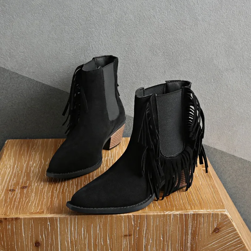 Botas ocidentais com borla feminina, nova primavera e outono, bico fino, manga de salto grosso, tamanho grande, sapatos únicos para deslocamento diário