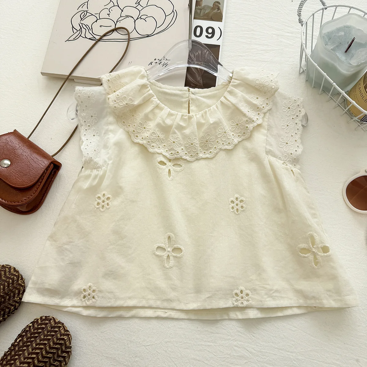 Summer girls' set 2026 new lace vest top embroidered flower wide leg pants stylish two-piece set