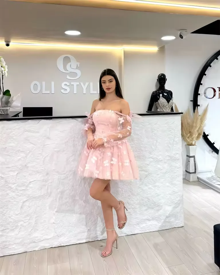 Abiti da ballo rosa personalizzati Fiori 3D con cinturino per spaghetti Abito da homecoming con spalle scoperte Abiti da sera per feste a trapezio al ginocchio