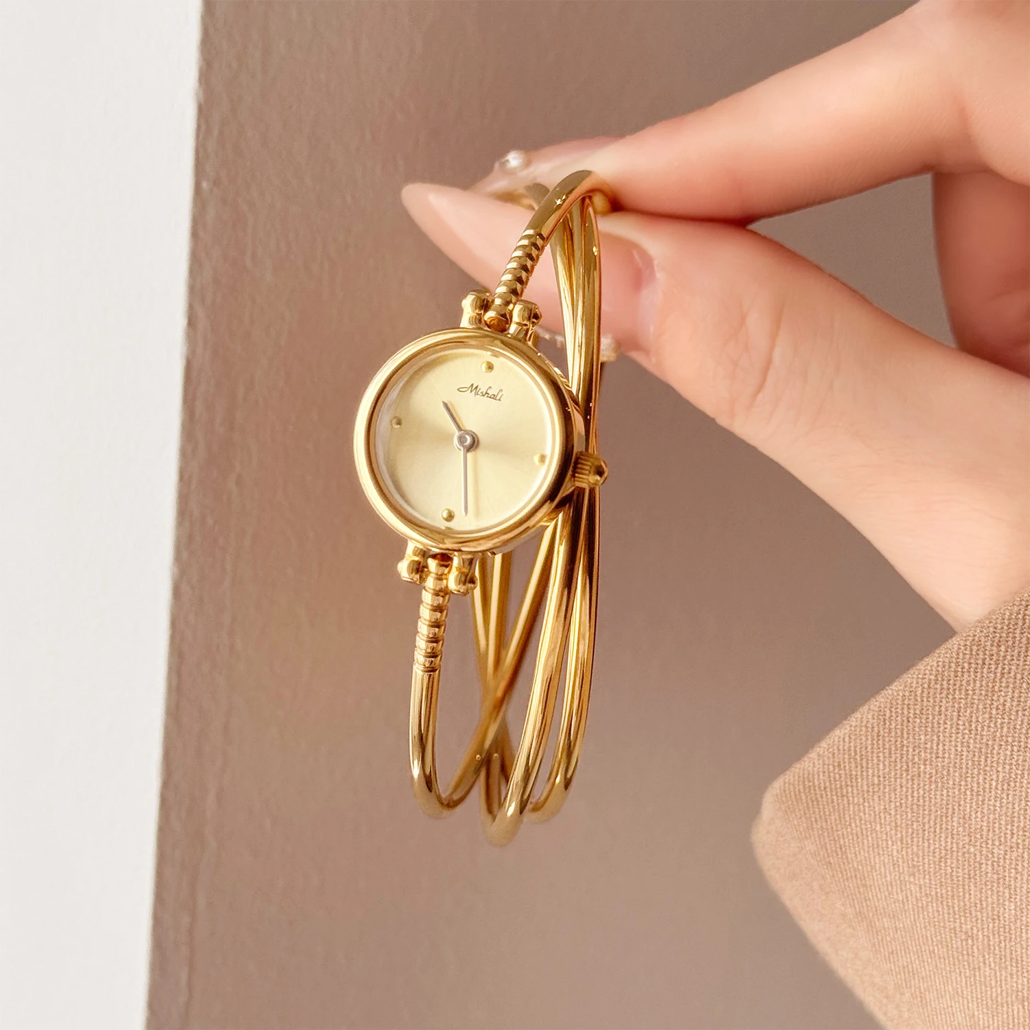 

Luxury Retro Brands Original Women's Watch Gold Personalized Bracelet Waterproof Small Dial Elegant Women's Quartz Watches Gift