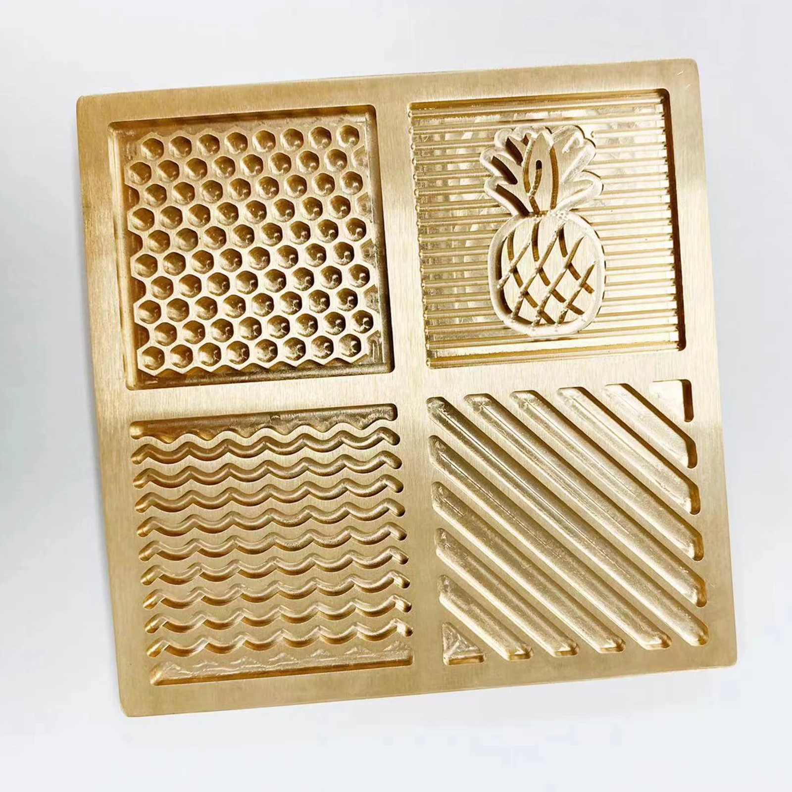 Bar Ice Stamp Brass Ice Cube Stamping Plate Pineapple Wave Pattern Honeycomb Check Pattern Bar Tool for Making Whiskey Cocktails