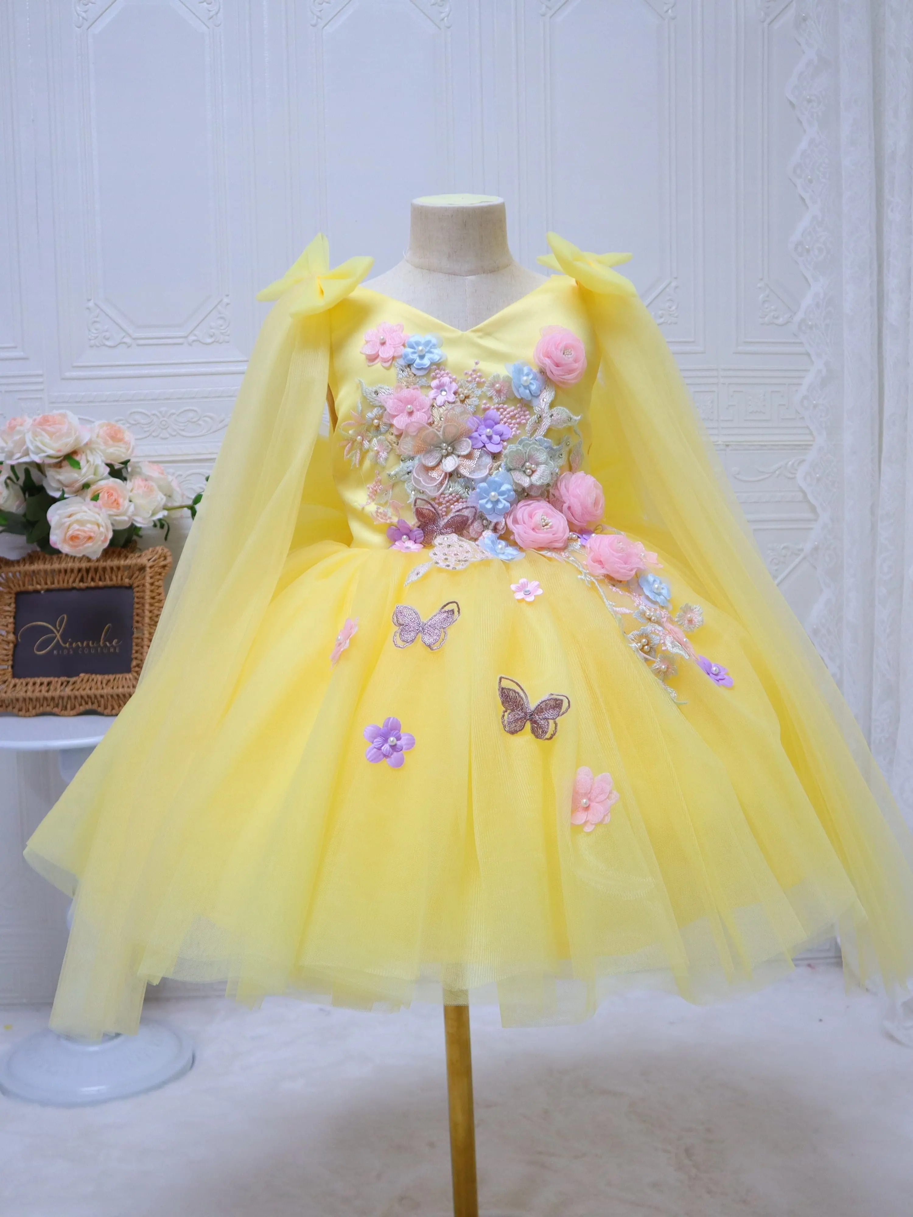 オーダーメイドの高級ドレス、女性用、結婚式のゲストドレス、花 - Embroidery Yellow Dress のレビューと価格