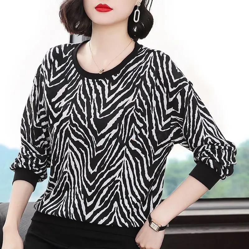 Women's Pullover Round Neck Striped Printing T-Shirts New Autumn and Winter Loose Sleeve Screw Thread Office Lady Bottom Tops