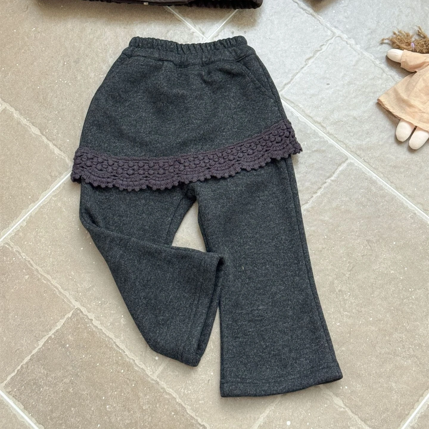 Girl Pants 2026 Autumn and Winter New Children's Clothing Korean Girl Baby Foreign Lace Fart Curtain Plus Velvet Micro-slacks