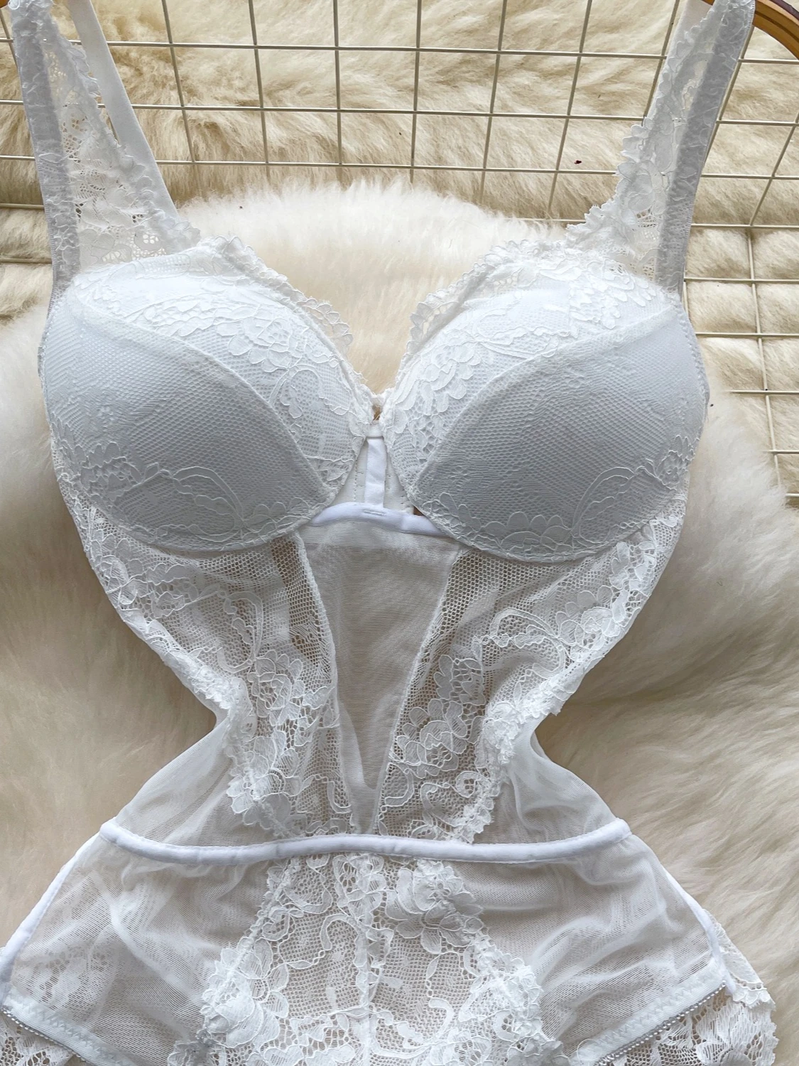 ชุดชั้นในผู้หญิง Foamlina บอดี้สูทเซ็กซี่ คอวี สายเดี่ยว บราดันทรง บางเฉียบ โปร่งแสง ผ้าลูกไม้ตาข่าย