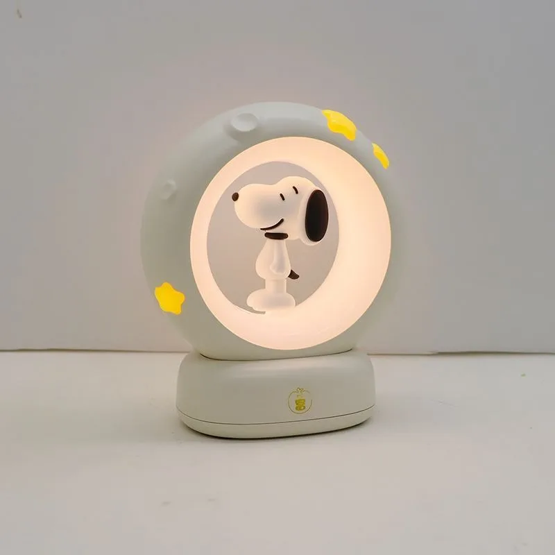 Anime Snoopy Nachtlichter rund um Figur Cartoon Kinder Klopflichter Jungen und Mädchen Geburtstagsgeschenke Schlafzimmer Nachttischlampe