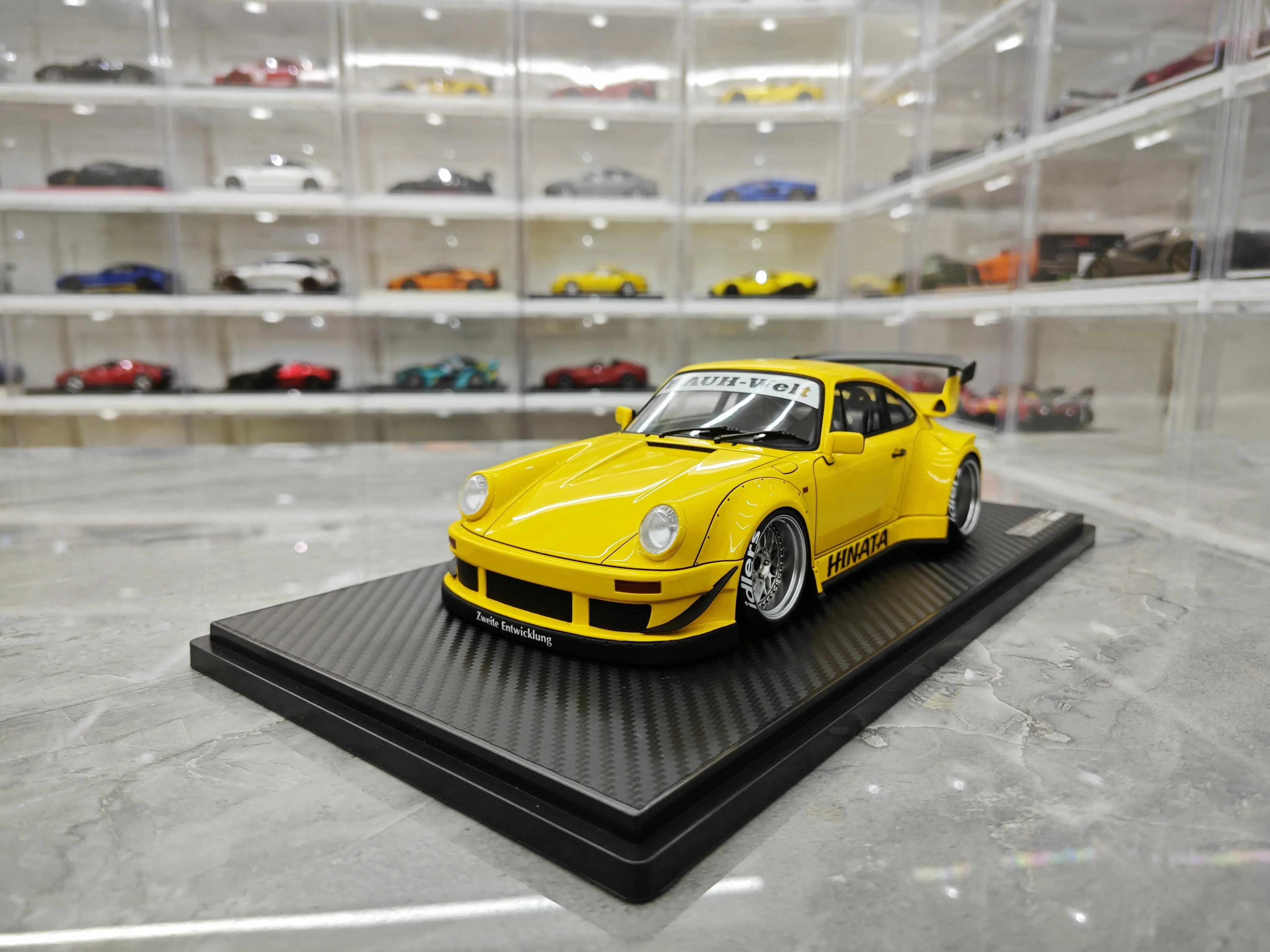 JDM-樹脂製の車のシミュレーションモデル,収集可能な装飾品,黄色のギフト,ig 911,rwb 930, 1/18