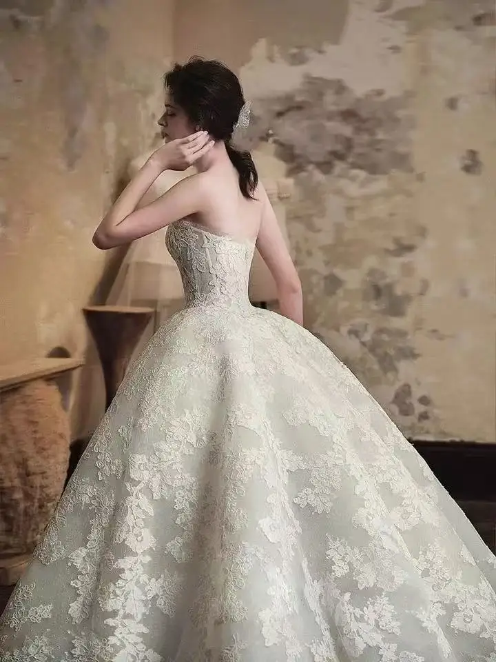Vestido De Novia sin tirantes personalizado con impresionantes Apliques De encaje y silueta Floral De corte A, Vestidos De Novia