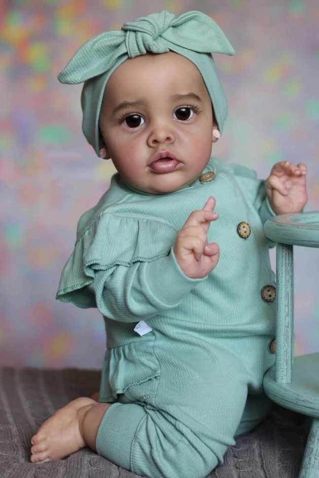 

22 дюйма Бенджамин Темная кожа Мягкая ткань Body Reborn Baby Doll Реалистичная многослойная живопись кожи с ручным рисунком волос