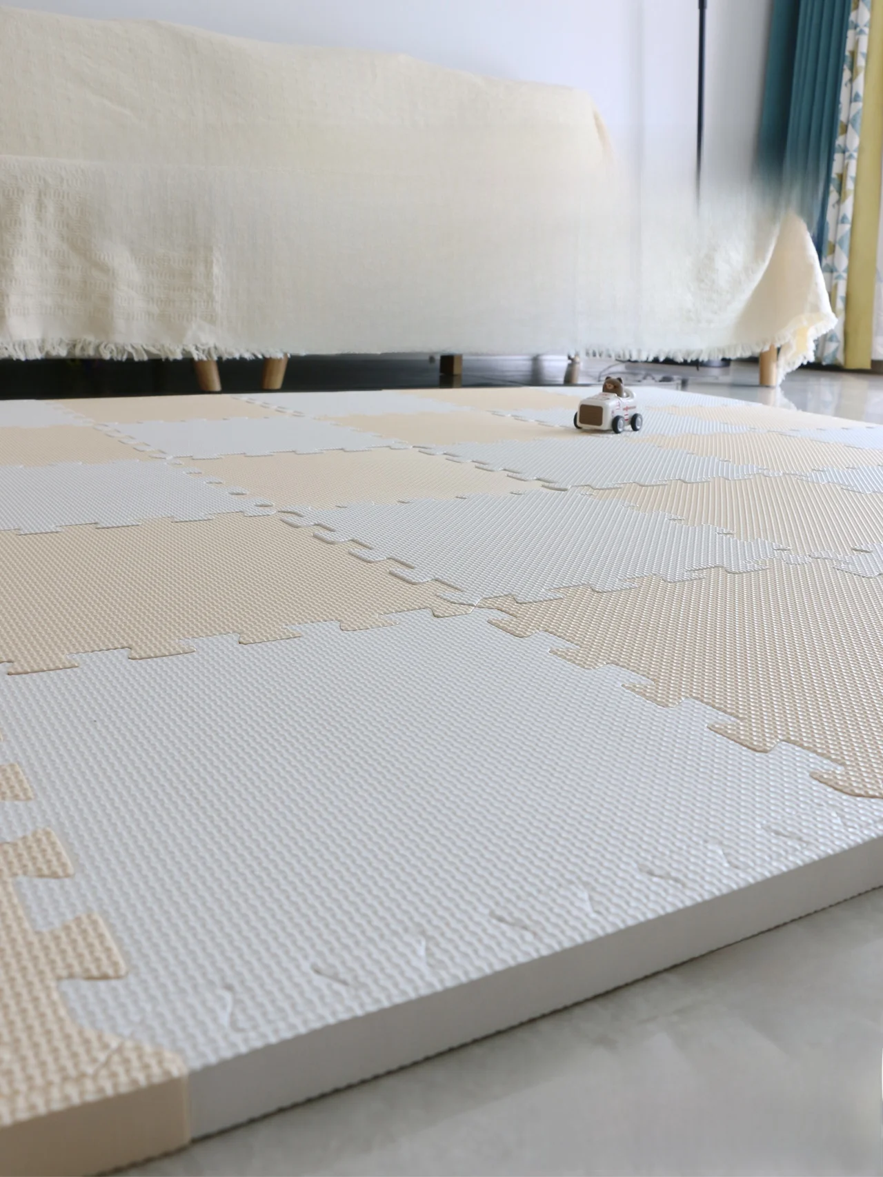

Thiened Foam Mat Children's Interloing Waterproof Noise Reduction Simple Step Learning Walking Anti-slip Cling Pad