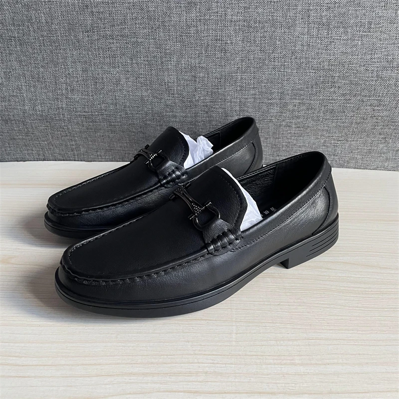

2024 New Men's Comfortable Casual Leather oes Slip-On Low-Top Breathable Bla Versatile Bean oes Faionable Spring Autumn