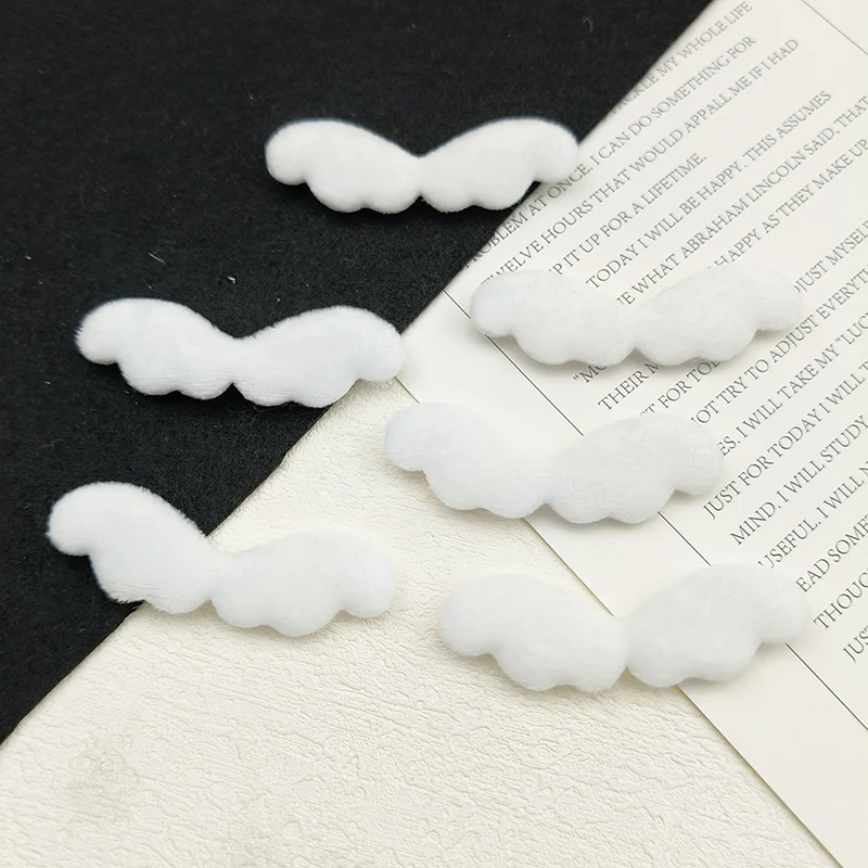 40 Stück gefütterte Filz-Applikationen in Form von Engelsflügeln, 6 x 2 cm, einseitig, für Kinderhüte, zum Selbernähen, für Haarband- und Haarspangen-Accessoires. – Detail 3