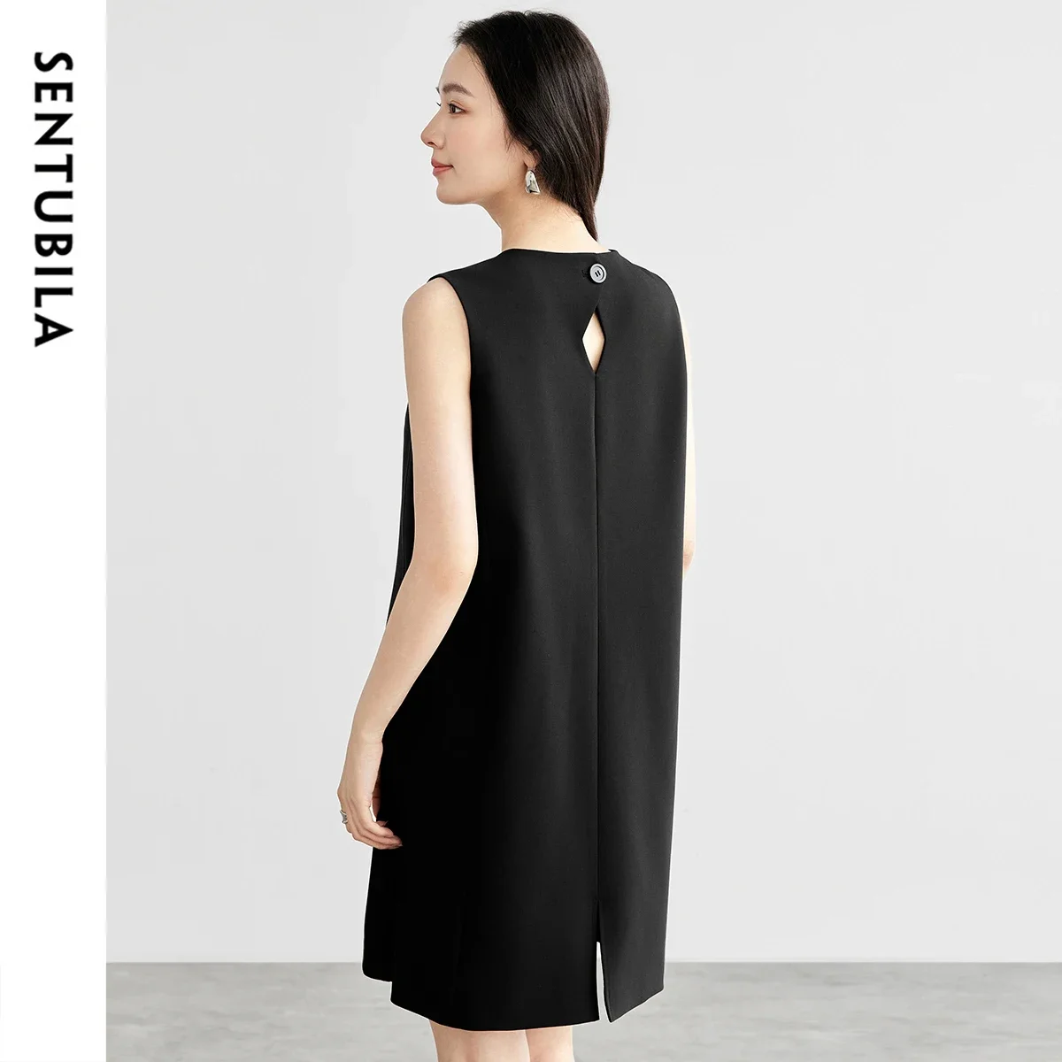 SENTUBILA ชุดเดรสสีดำของผู้หญิง 2025 ฤดูใบไม้ร่วงสไตล์ฝรั่งเศสชุดเดรสทรงตรงแบบโปร่งหรูหราชุดมินิเดรสสำหรับออกงานกลางคืน 151L57830