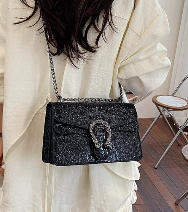 

2026 New Chain Square Bag, Adjustable Convertible Shoulder Crossbody Bag, Vintage Designer-inspired Purse, Elegant for Casual