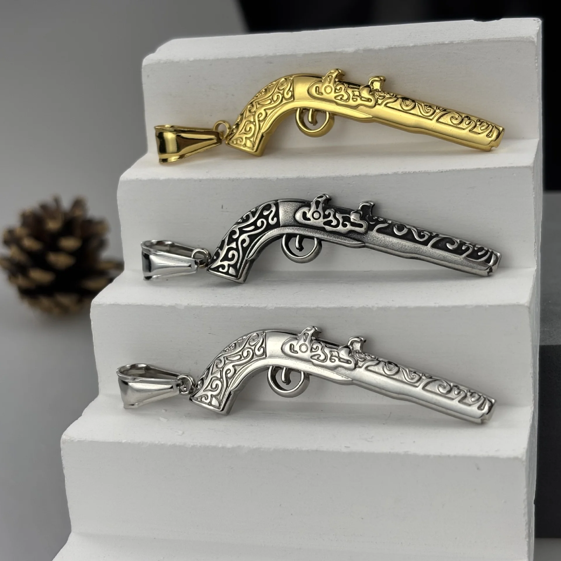 316L Stainless Steel Vintage Flintlock Pistol Pendant Embossed Retro Gun Charm Men Hip Hop Necklace Jewelry Gift