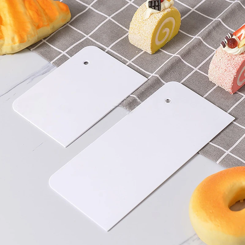 2Pcs Cake Scraper Set Cake Decorating Tools Plastic Cake Smoother Scraper Kit Pastry Cream Butter Scraper Tools DIY Baking Tool
