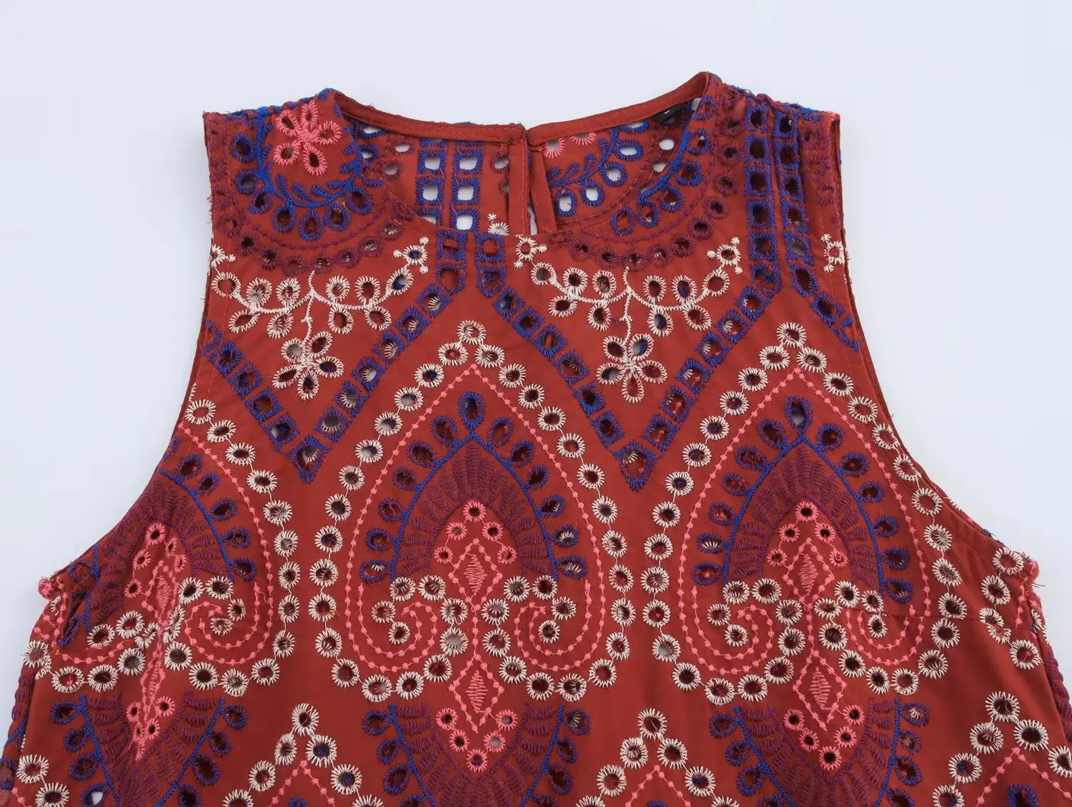 Maxdutti 2025 Summer Shirt Women Moroccan Retro Floral Embroidery Sleeveless Shirt Blouse Women Fashion Elegant Tank Top