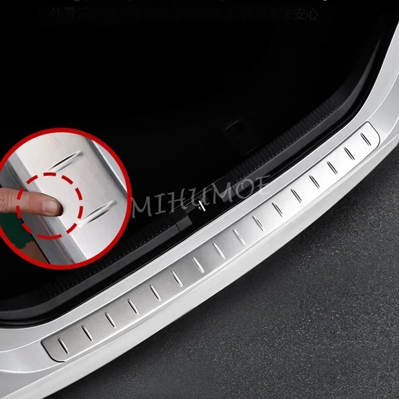 الفولاذ المقاوم للصدأ المصد الخلفي حامي عتبة الجذع الحرس لتويوتا كامري 2018 2019 2020 2021 2022 2023 2024 2025 #2