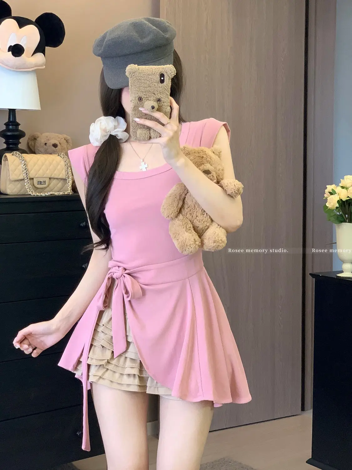 เอวแคบผู้หญิงเสื้อTอเนกประสงค์อารมณ์บินแขนเสื้อยืดฤดูร้อน 2025 สีทึบสแควร์คอด้านบน