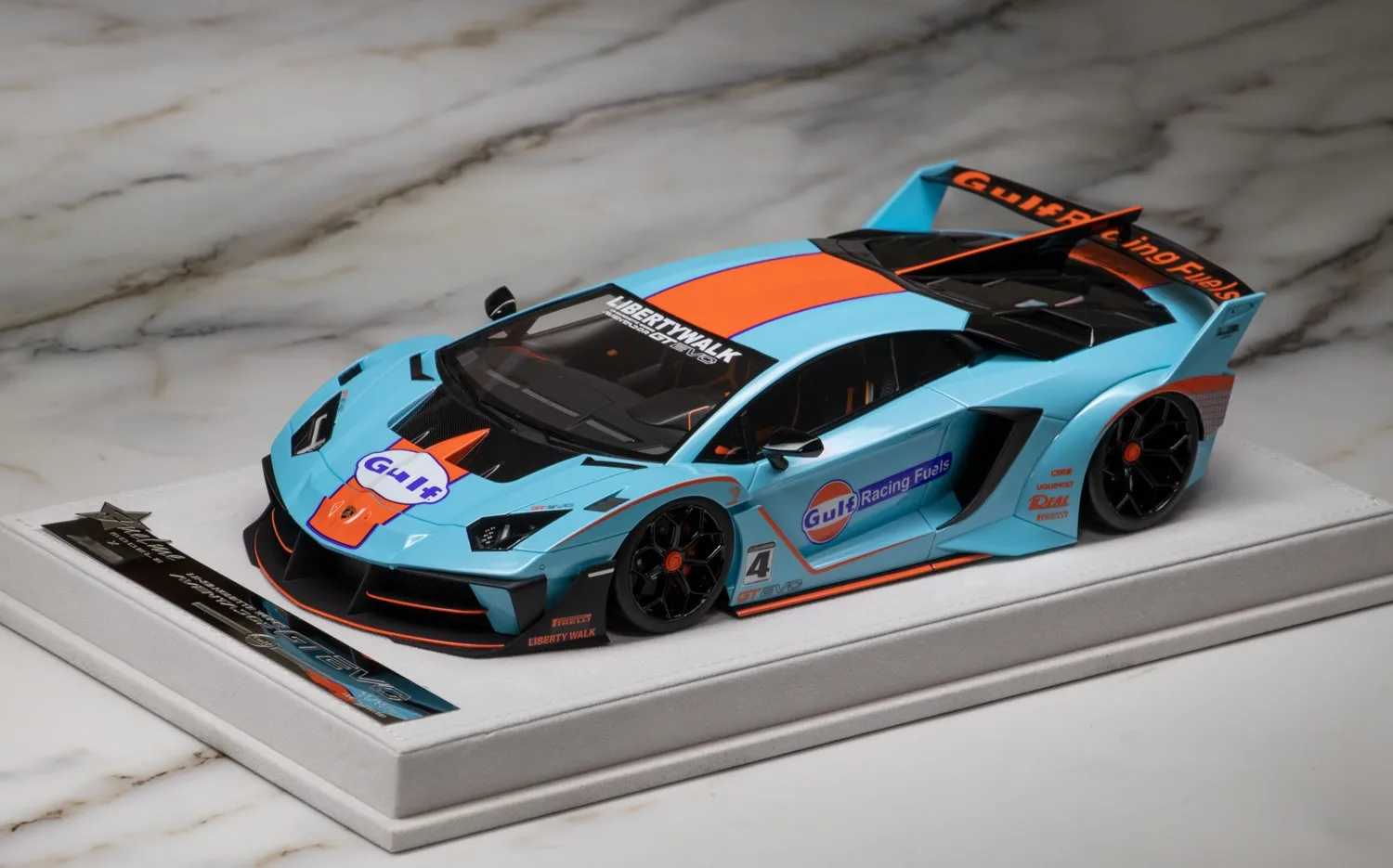 Fuelme 1:18 Aventador GT EVO Diecast Model Car Resin