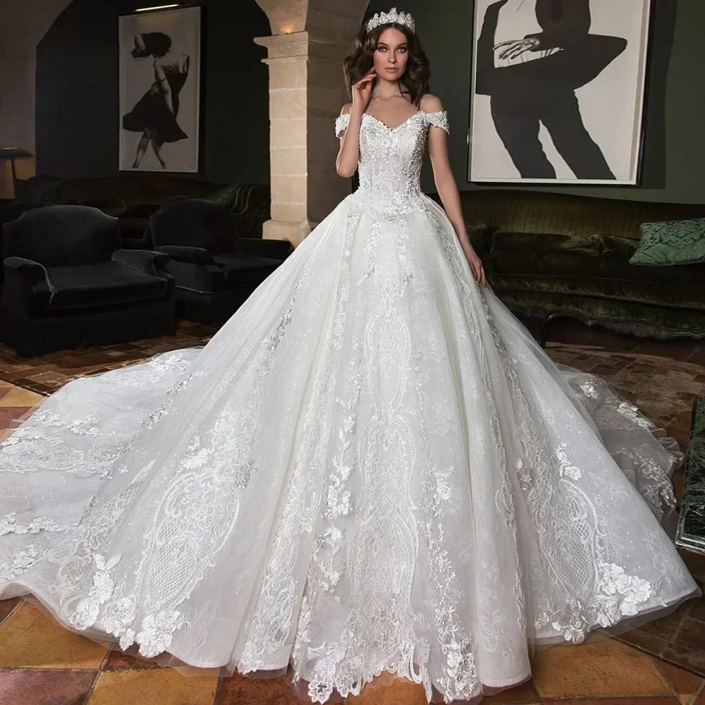 

Customized Lace Appliques Exquisite Luxury Ball Gown Bridal Gowns V Neck Sleeveless Wedding Dress Lace Beaded Womens Clothing