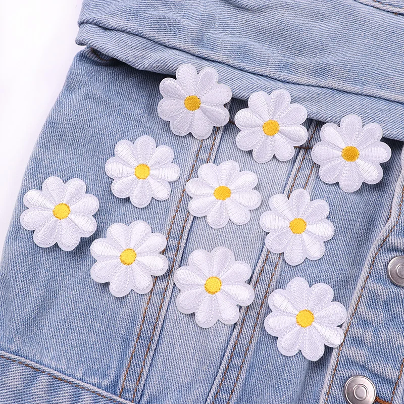 10 Stück Blume viel Bulk Patches Eisen auf Großhandel Pack kleine Nähen für Kleidung gestickt schwarz weiß rot blau rosa lila gelb – Detail 6