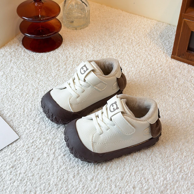 

Детская повседневная обувь, замшевая теплая детская спортивная обувь с мягкой подошвой, красивая зимняя новинка 2025 года, кроссовки для бега для мальчиков и девочек, модный комфорт