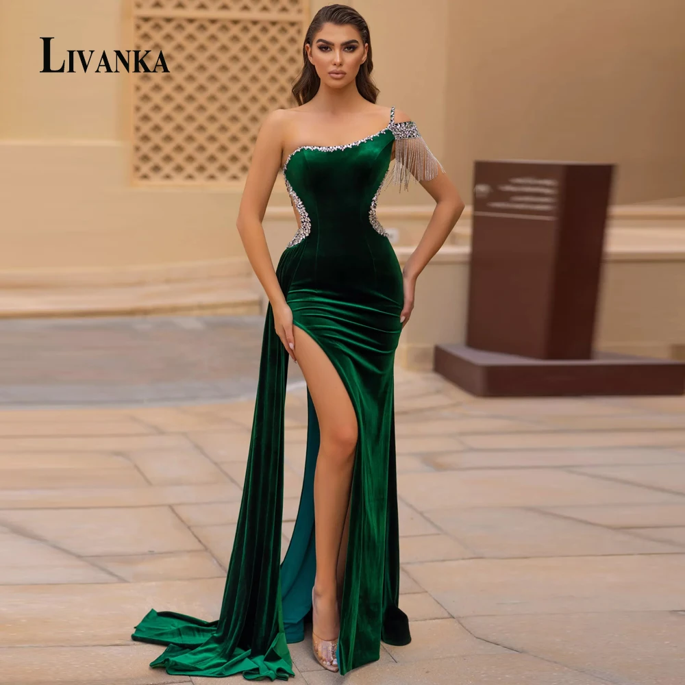 Timeless Elegance: The Ultimate Guide to Choosing the Perfect Classic Dress  for Graduation