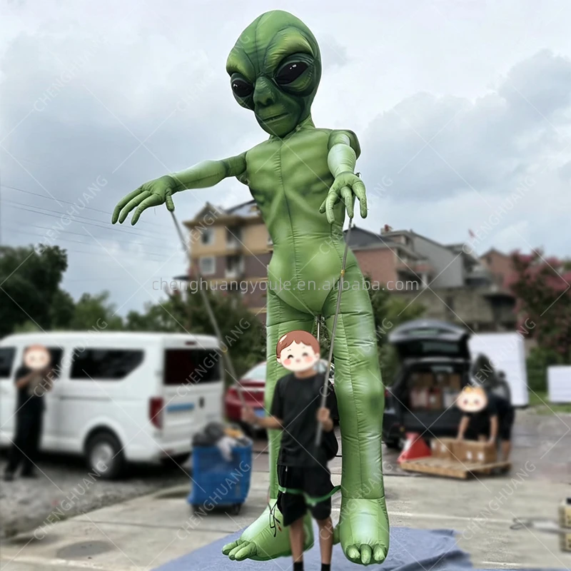 Giant Inflatable Alien Puppet, Blow Up Green Alien Model, Handheld Parade Prop for Space Theme Party Event Decor
