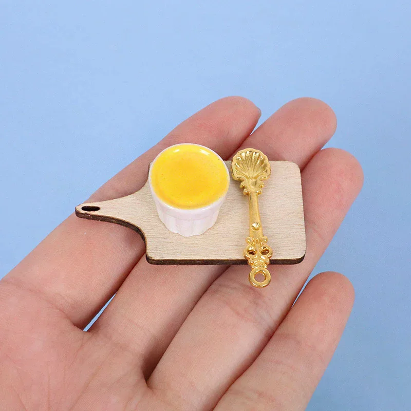 10Pcs 1/12 Dollhouse Simulation Egg Egg Beater Set Dollhouse Miniature Kitchen Decoration Toys Kit Dolls House Accessories