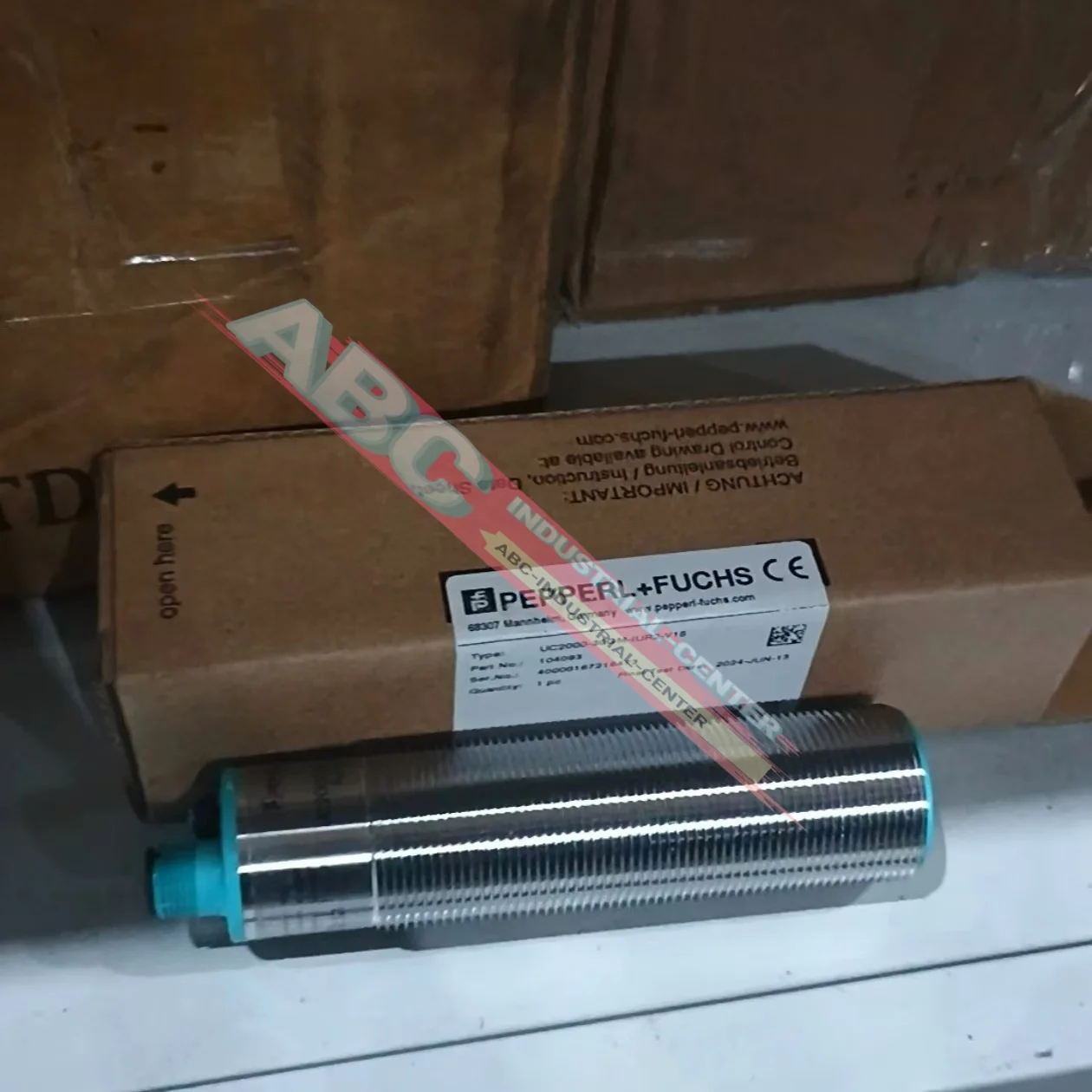 

NBB10-30GM50-E0 новый в коробке датчик IC-KP2-2HB17-2V1D