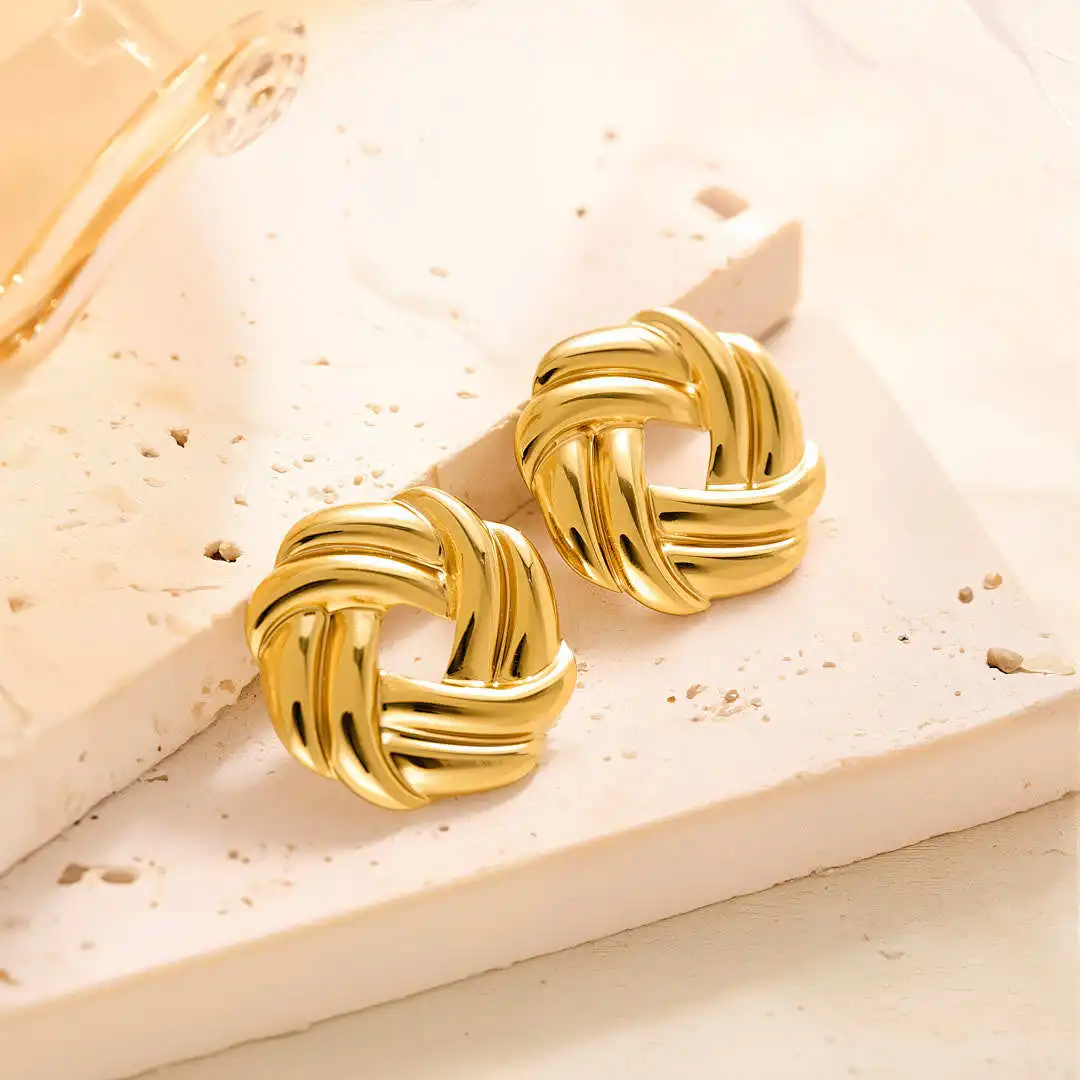

Women's Asymmetric Stainless Steel Stud Earrings, Plain Design, All-Season Jewelry, High-Quality Fashion Accessory