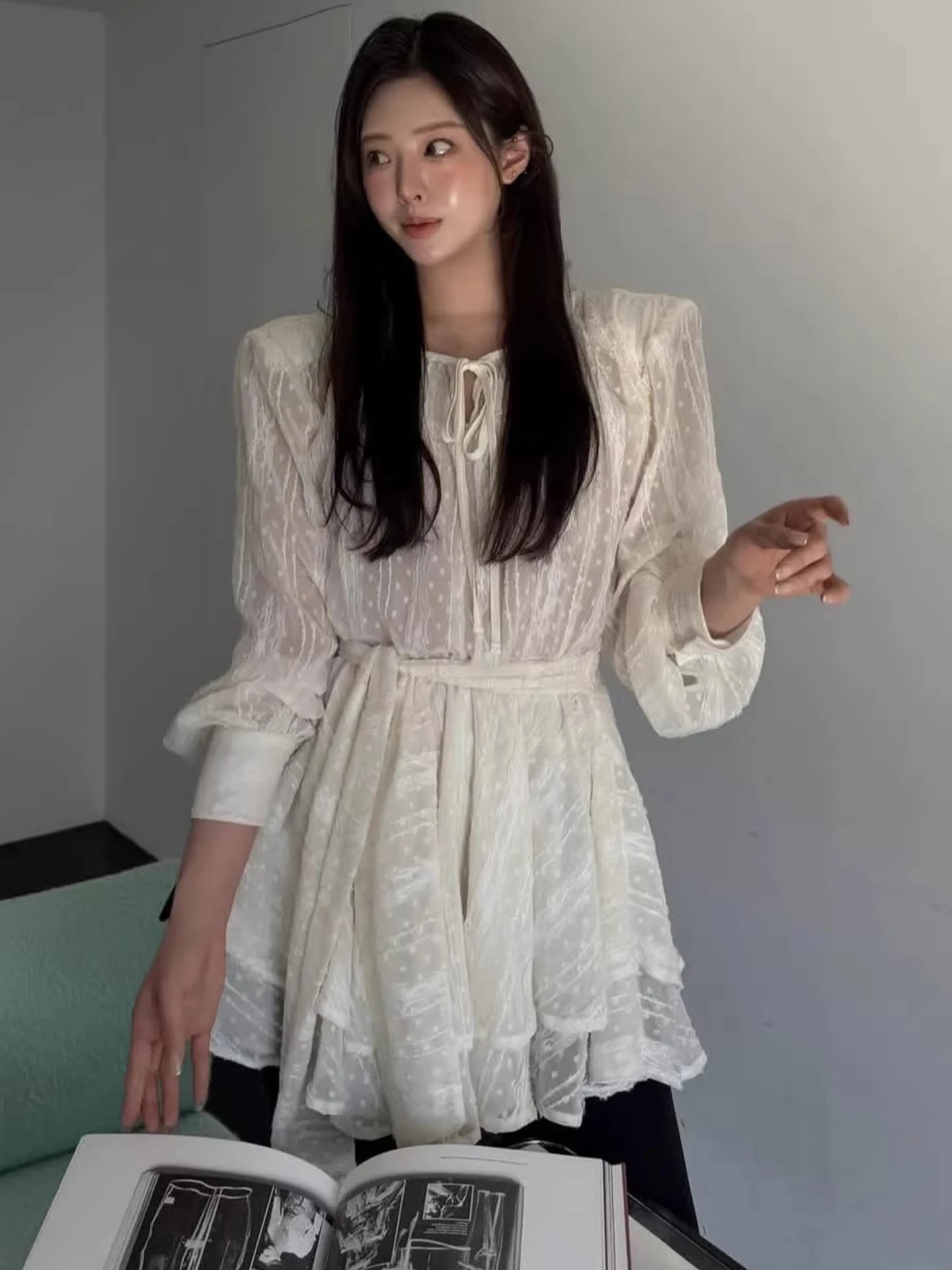 

Женская блузка Liaoning с длинным рукавом и нежным кружевом, летняя новинка, с завязками на талии, средней длины, в корейском стиле, свободного кроя