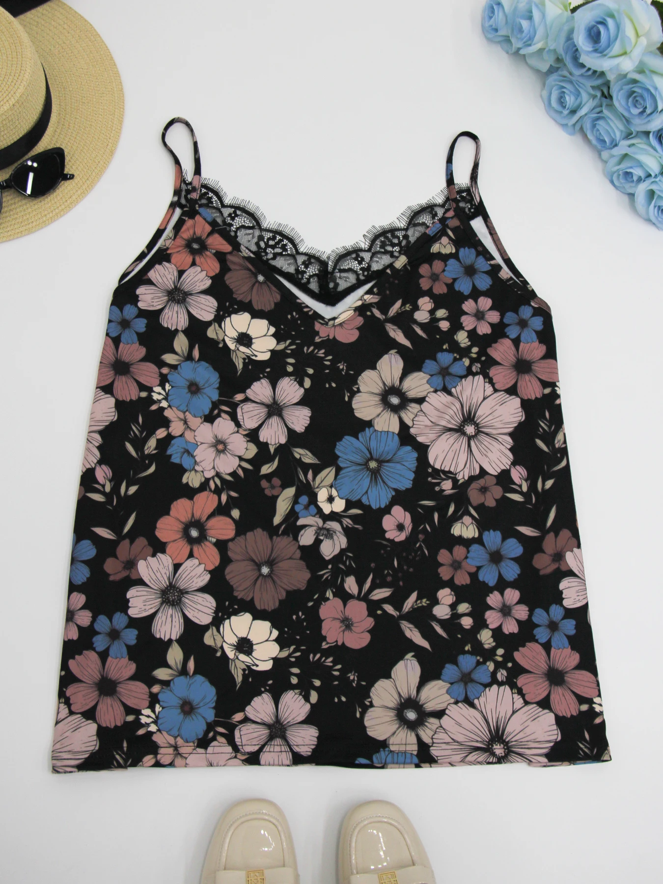 Plus size women's V-neck black lace lace suspender vest top summer sexy suspender can be worn inside or outside image 2