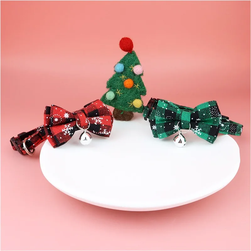 

Christmas Cat Collar Safety Buckle Bow Detachable Snowflake Pet Collar