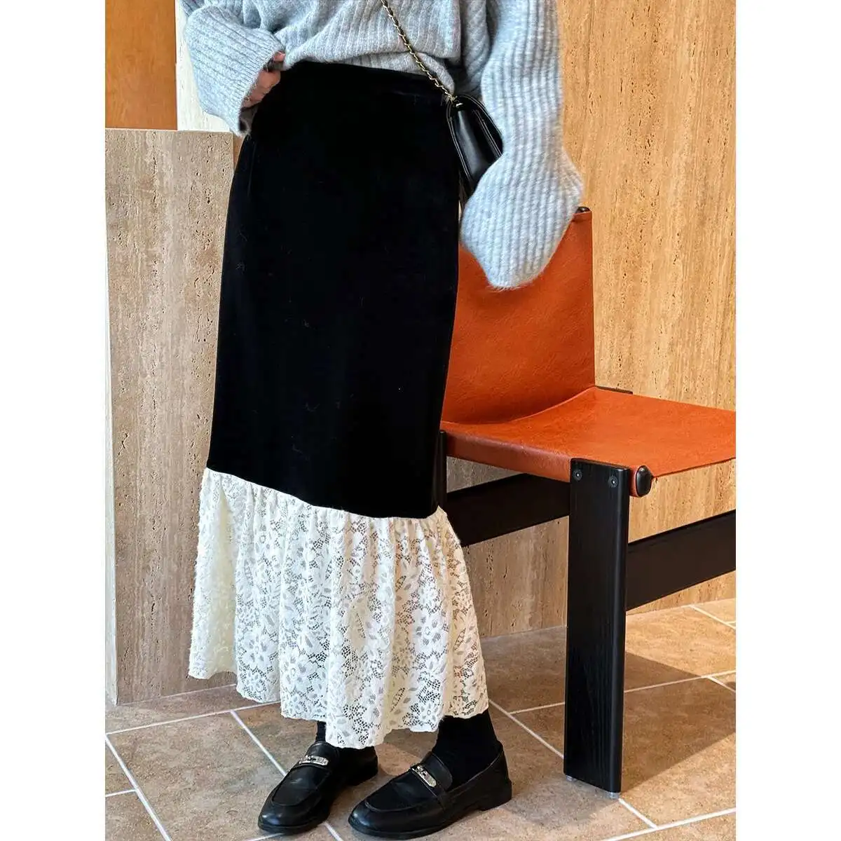 

Casual Golden Velvet Half Length Dress Autumn/winter New Black Luxury Style High Waist Lace Edge Fishtail Dress 9091