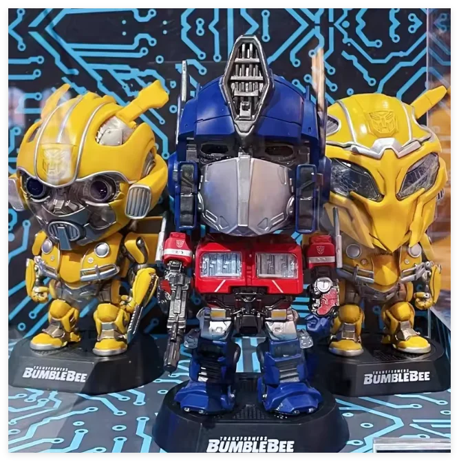 

Коллекционная фигурка Мегатрона из серии Transformers Dark Of The Moon от Killerbody с оружием и поврежденной накидкой для демонстрации