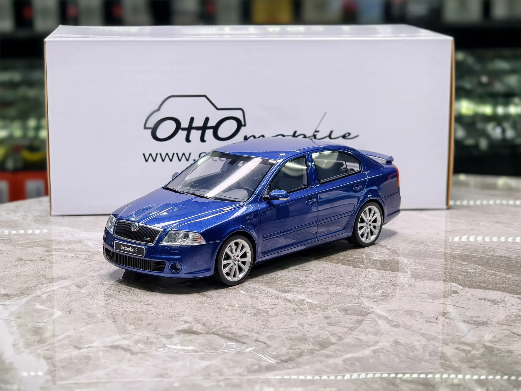 

OTTO 1:18 OCTAVIA RS 2,0 TFSI RACE 2006, имитация ограниченной серии, смола, металл, статическая модель автомобиля, игрушка в подарок