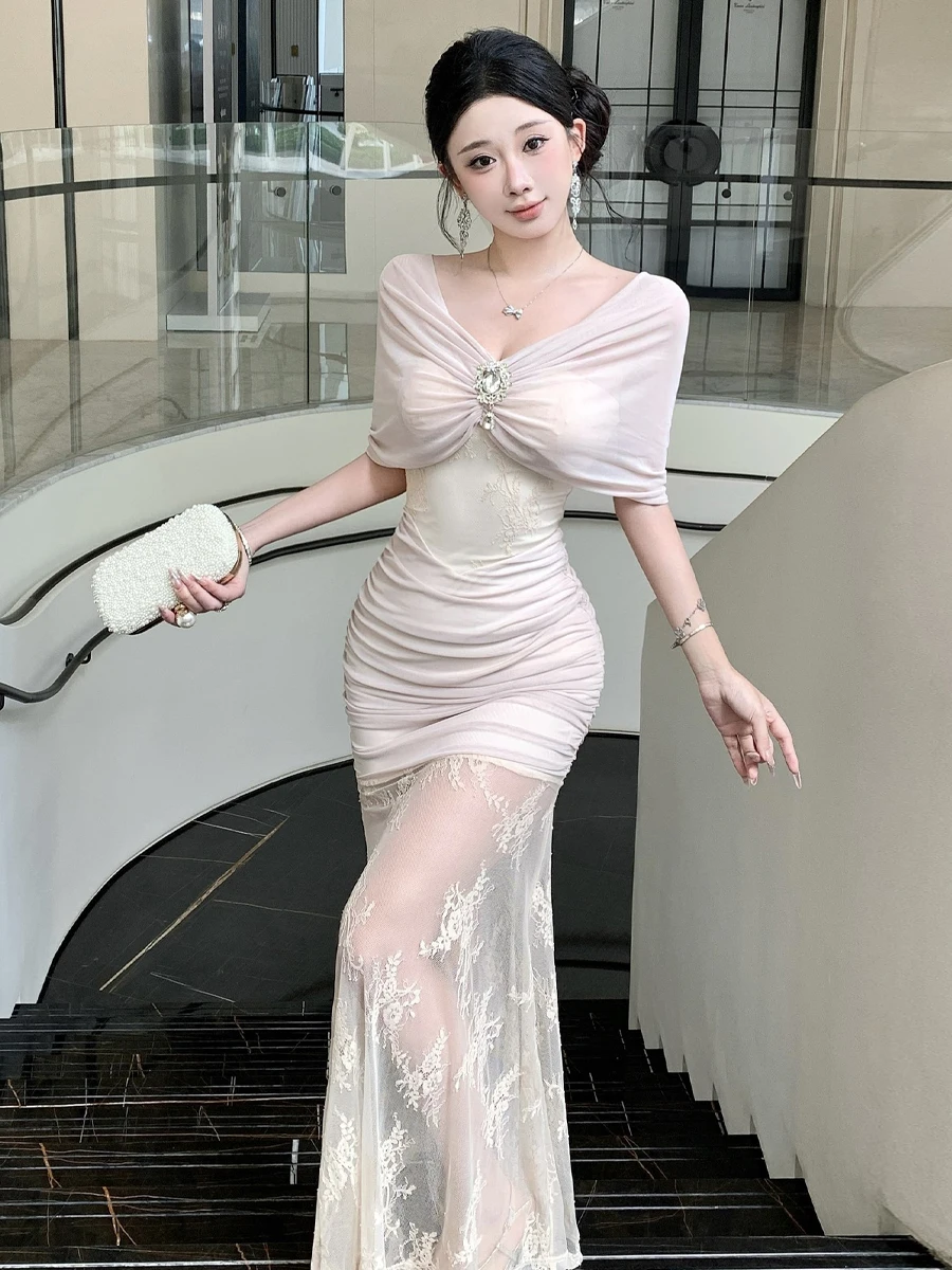 Elegant Diamond Embellished Lace Mesh Splice Halter Fish Tail Gown Women's Fashion Street Style High Waist Wrap Chest Dress