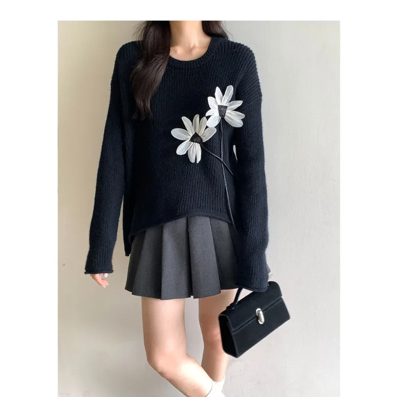 

2025 Retro Three-dimensional Flower Sweater Women's Autumn Hem Irregular Top