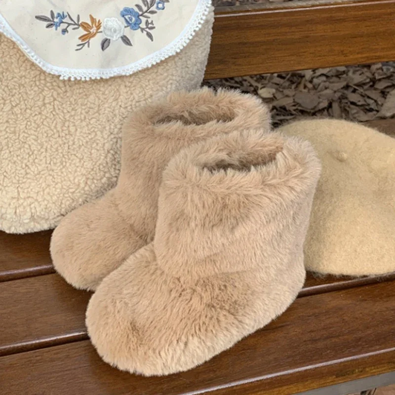 Bottes chaudes et moelleuses en peluche pour bébés filles, chaussons de luxe en fourrure épaisse, mode d'hiver, bout rond, chaussures d'extérieur en coton à enfiler