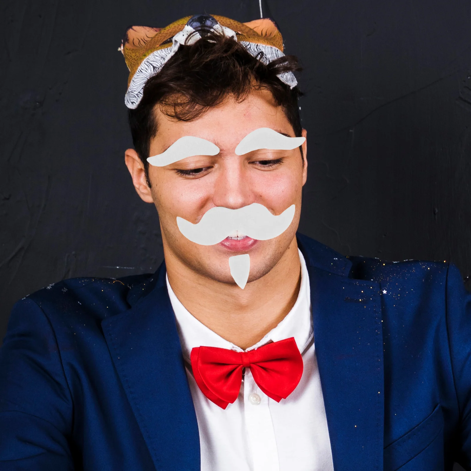1 Juego de cejas realistas de bigote de barba falsa adhesiva 4 en 1 para Halloween, fiesta de Navidad, Cosplay, disfraz de abuelo y anciano para hombre