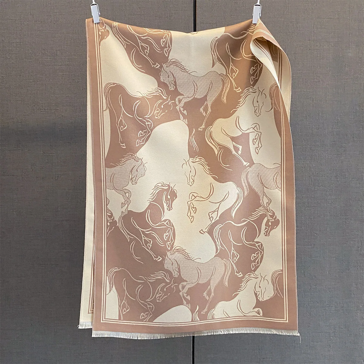 

Шаль с принтом лошади, осенне-зимний шарф, роскошный дизайн, шарфы для женщин и мужчин, кашемировые толстые теплые палантины Bufanda Poncho Echarpe